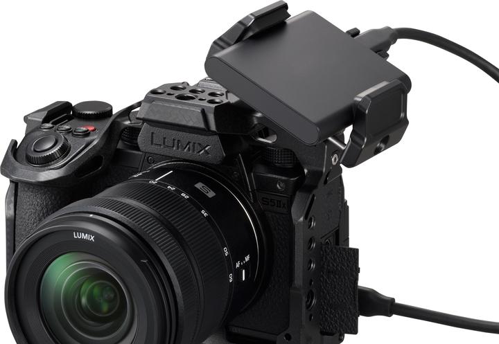 Image du produit Panasonic Lumix S5IIX Kit (20 - 60 mm, 24.20 Mpx, Plein format)