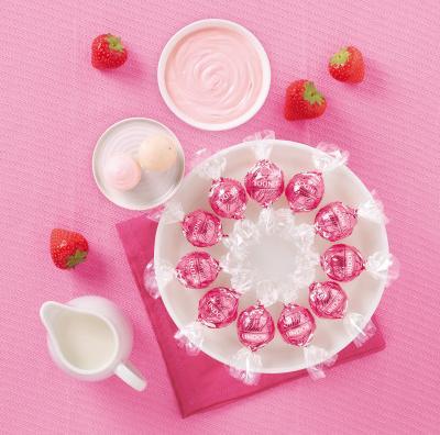 Actual product image Lindt Lindor Strawberry & Cream (1000 g)