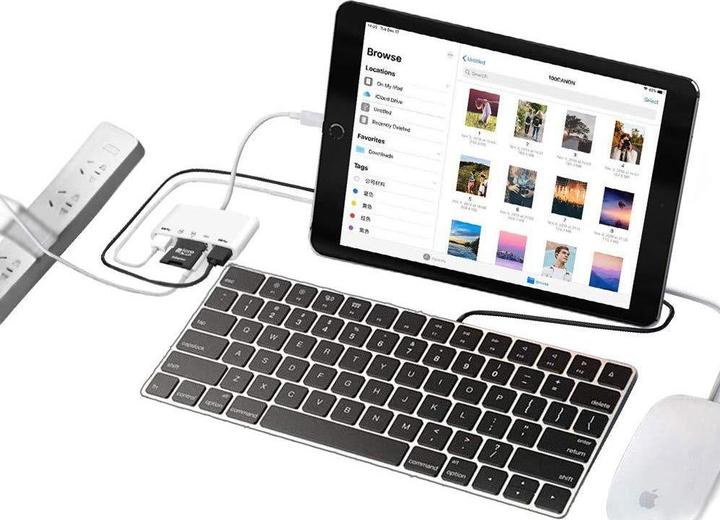 Produktbild Deltalabs Lightning auf SD/MicroSD Kartenleser & Ladeadapter für iPhone/iPad (Lightning, USB-A, MicroDot)