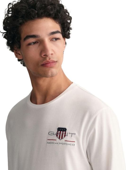 Actual product image GANT Regular Medium Archive Shield (S)