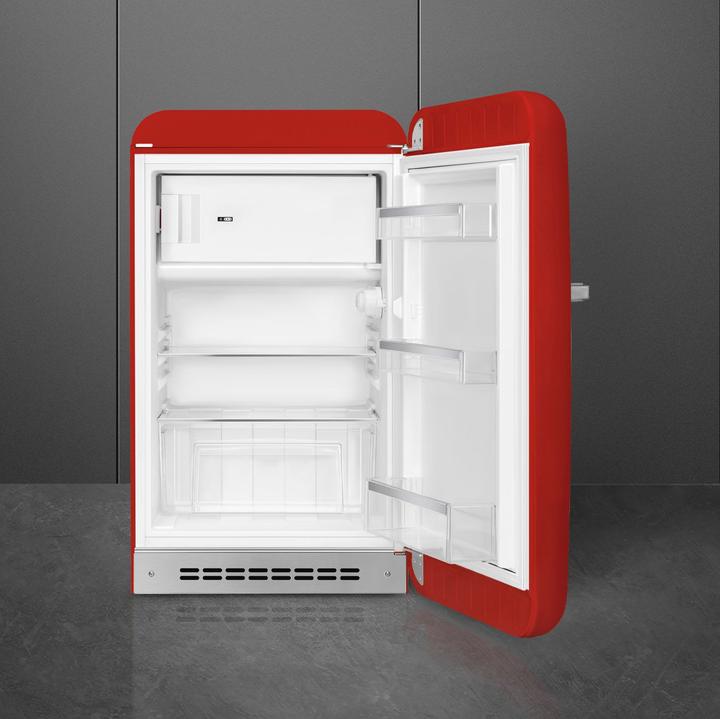 Actual product image Smeg FAB10RRD6 Refrigerator right hinge red 50's style, 2025 model, EEK: D (122 l)