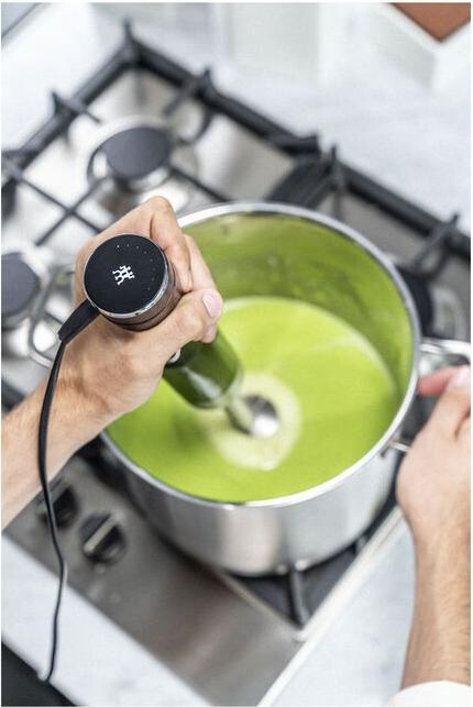 Actual product image Zwilling Enfinigy Hand Blender incl. Cup & Vacuum Lid black