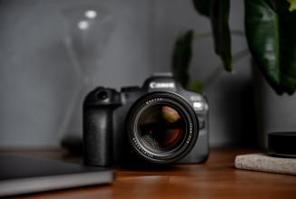 Produktbild Voigtländer Nokton 75mm / 1.5 asph. schwarz (Canon RF, Vollformat)