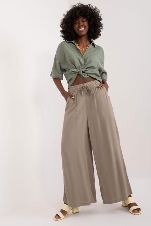 Sublevel Damen Hose model (XL)