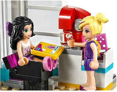 Actual product image LEGO Heartlake Hair Salon (41093, LEGO Friends)