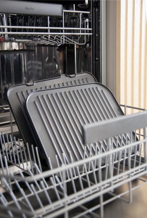 Actual product image Domo Genius Electric Contact Grill Non-stick Coating, with Display Stainless Steel, Black (EU plug)