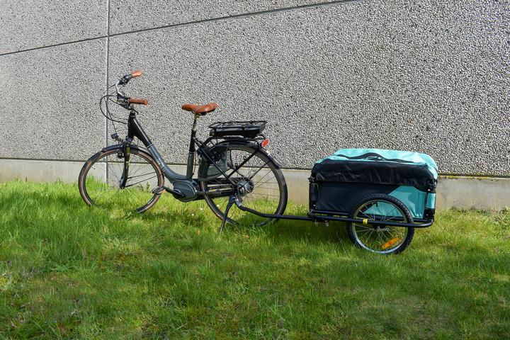 Actual product image Storag Remorque Velo Bachee