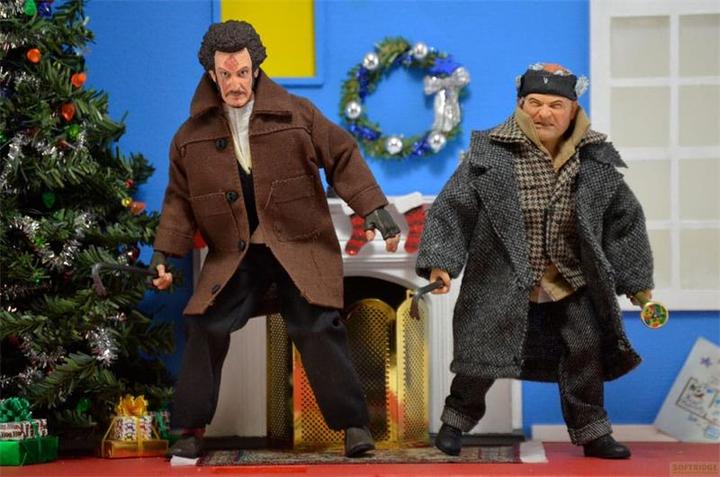 Produktbild Neca Kevin - Allein zu Haus Retro Actionfiguren 15 - 20 cm Sortiment (8)