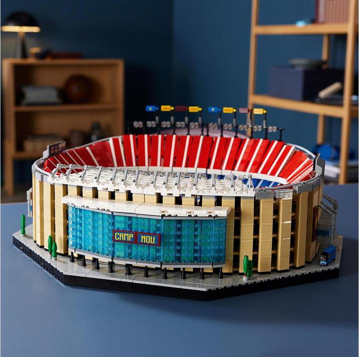 Image du produit LEGO Le Camp Nou - FC Barcelone (10284, LEGO Creator Expert, LEGO difficiles à trouver)