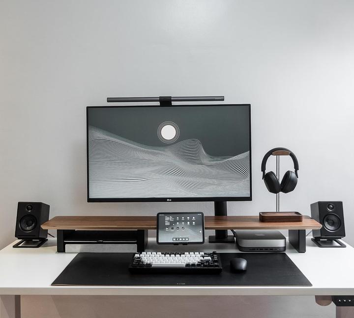 Image du produit Raico Monitorständer aus Walnussholz