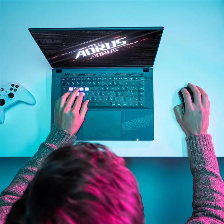 Produktbild Gigabyte Aorus 16X (16", Intel Core i9-14900HX, 32 GB, 2000 GB, DE)