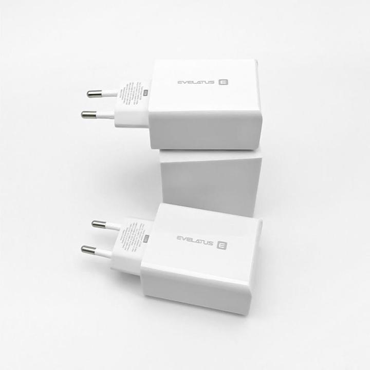 Actual product image Evelatus Travel Charger EU Wall 3 Ports 32W USB-C / USB-A2 ETC06 (32 W)