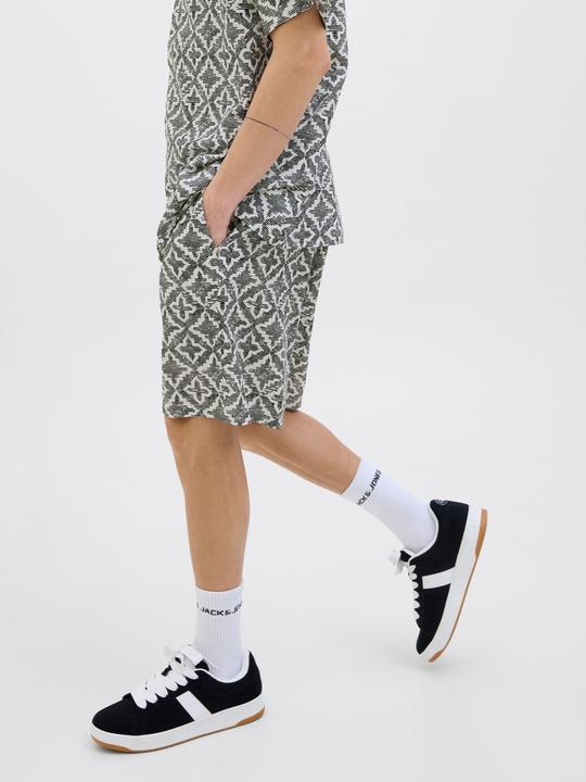 Actual product image Jack & Jones Relaxed Fit Shorts Shorts (XL)
