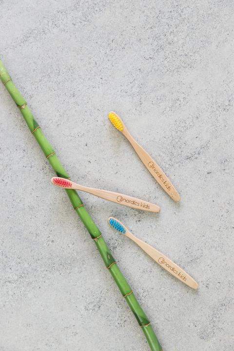 Productafbeelding Nordics Tandpasta Kids Bubble Gum + Eco Tandenborstel Kids Geel