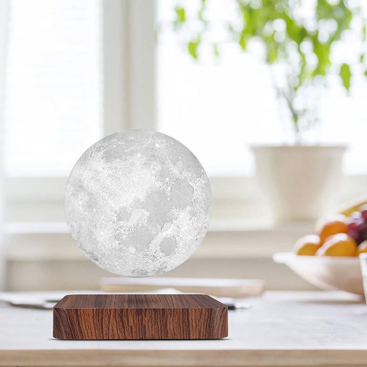 Actual product image Esmée Schwebende 3D LED Mond Lampe, Nachtlicht mit Holzsockel