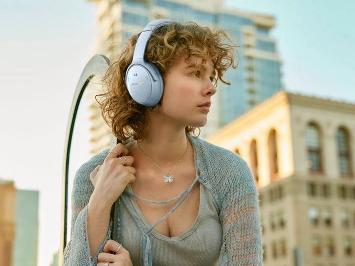 Produktbild Bose QuietComfort (ANC, 24 h, Kabellos, Kabelgebunden)