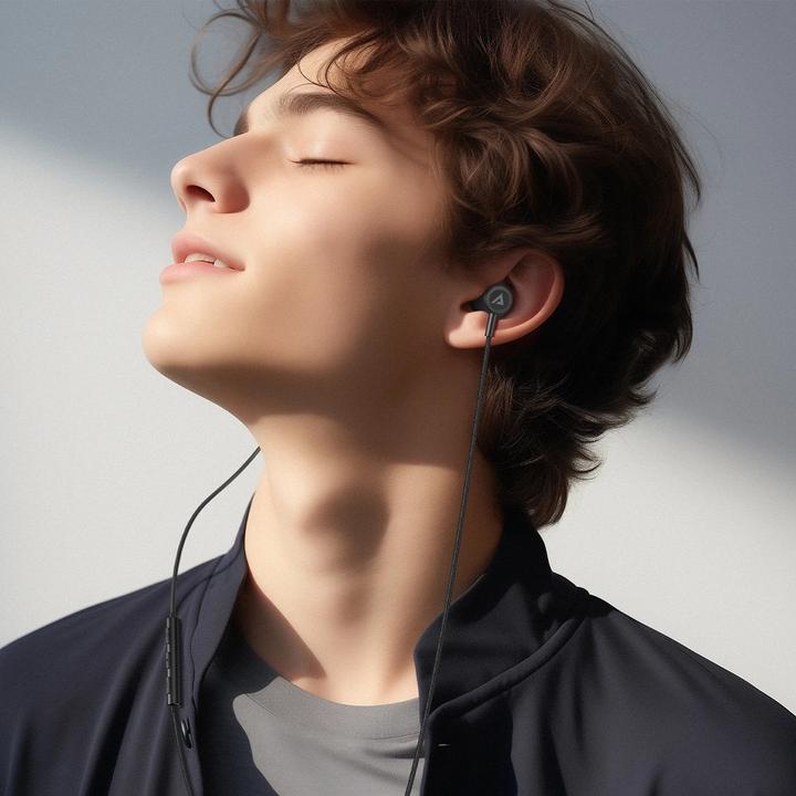 Actual product image Acefast L2 in-ear headphones with USB-C connector, microphone and remote control 1.2 m - black (Cable)