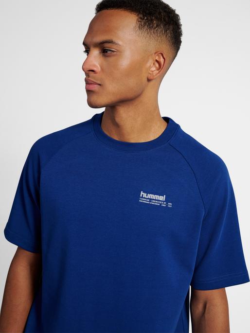 Actual product image hummel hml TECH LOOSE T-SHIRT (M)