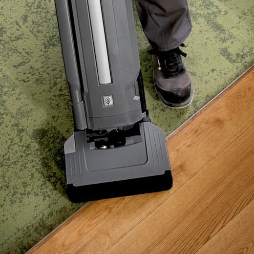 Image du produit Kärcher Aspiro-brosseur pour moquettes à batterie CV 30/2 BP Adv (Aspirateur sec)