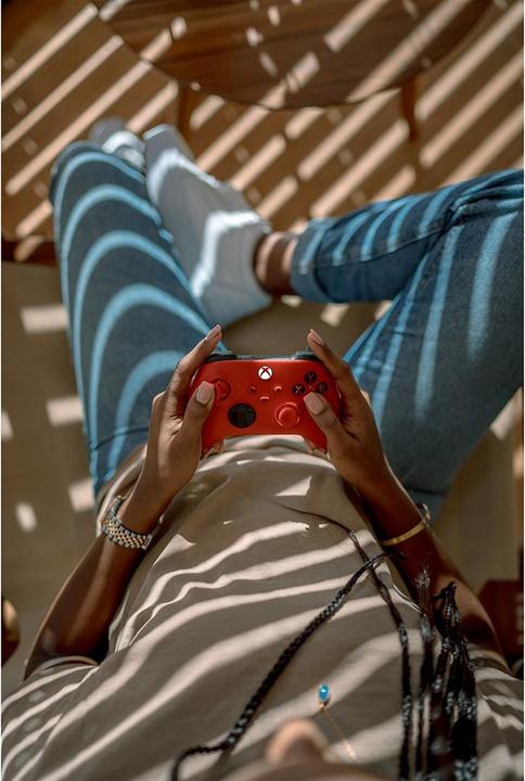Produktbild Microsoft Xbox Wireless Controller - Pulse Red (Xbox Series S, Xbox One S, PC, Xbox One X, Xbox Series X)