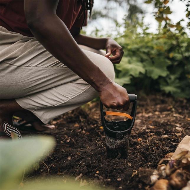 Actual product image Fiskars Flower bulb planter