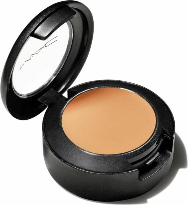 Actual product image MAC Cosmetics Studio Finish Concealer (NC30)