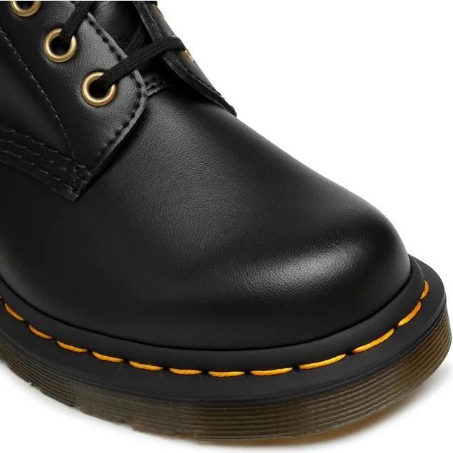 Actual product image Dr. Martens boots (41)