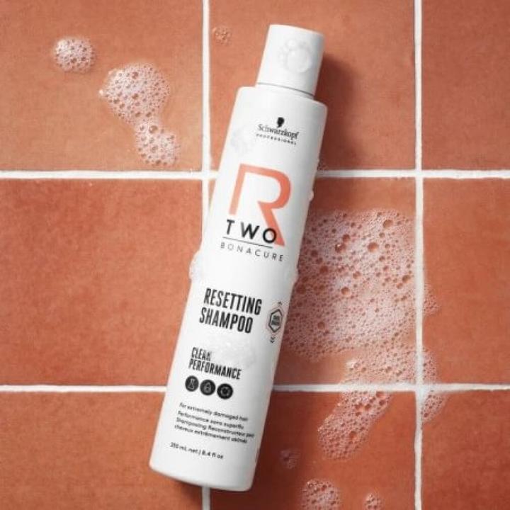 Actual product image Schwarzkopf Bonacure R-TWO - Resetting Shampoo (250 ml, Liquid shampoo)