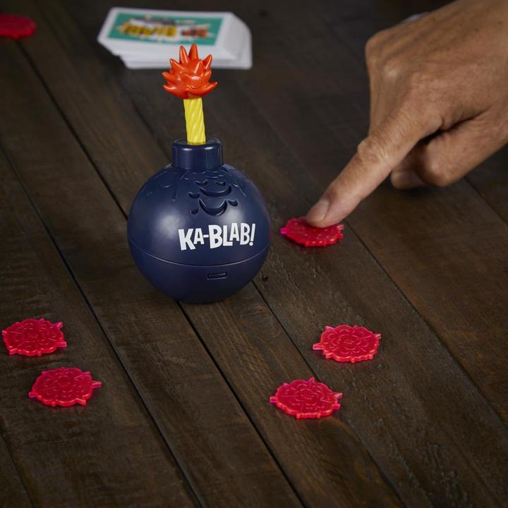 Actual product image Hasbro Gaming Ka-Blab! Party card game (Danish, Norwegian)