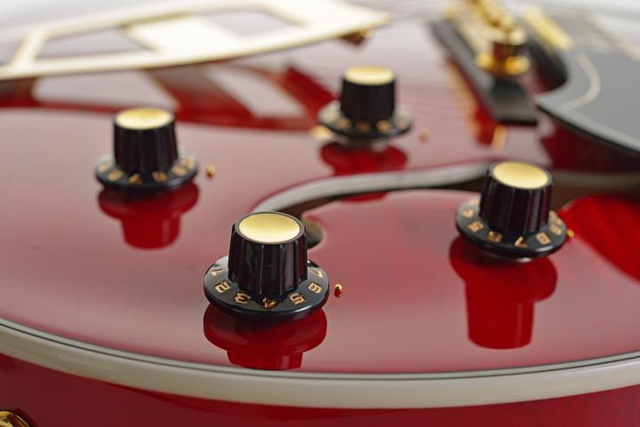 Produktbild Hagstrom E-Gitarre, 67' Viking, Wild Cherry Transparent (E-Gitarre, Ahornholz)