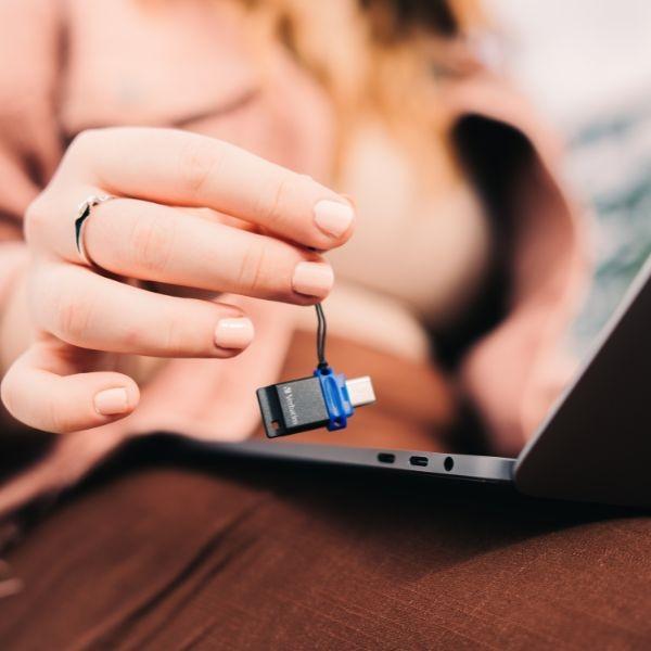 Produktbild Verbatim Store ‘n’ Go Dual (32 GB, USB-A, USB-C)