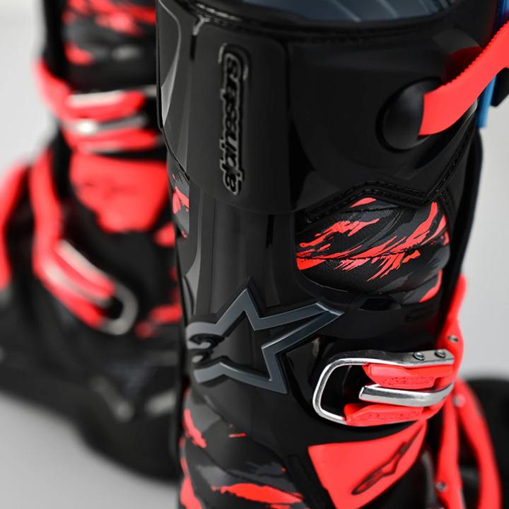 Actual product image Troy Lee Designs ALPINESTARS / TLD TECH 7 noir-rouge 42 (42)