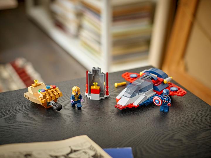 Actual product image LEGO Captain America vs. Thanos (76319, LEGO Super Mario)