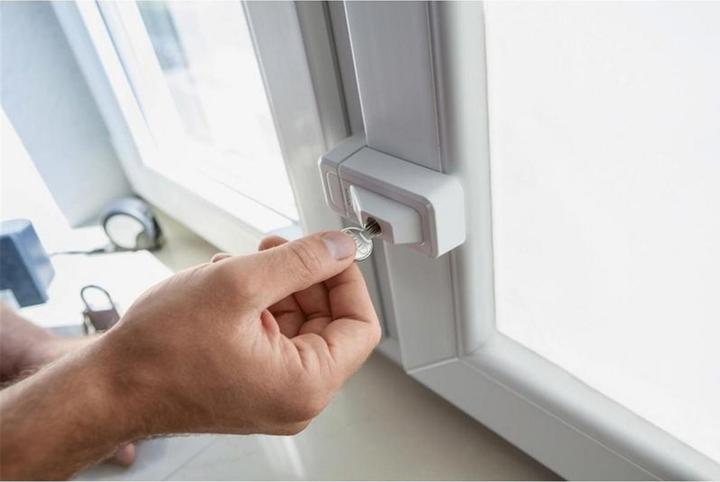 Produktbild Abus Vorhängeschloss 3010 W vs. EK Weiss
