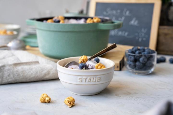 Actual product image Staub Cocotte (22 cm, Casserole + Stewpot, Cast iron)