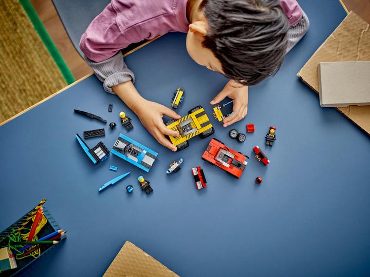 Produktbild LEGO City Rennfahrzeuge Kombiset (60395, LEGO City)