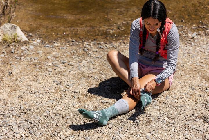 Actual product image Injinji Women's Trail Midweight Crew (M/L)