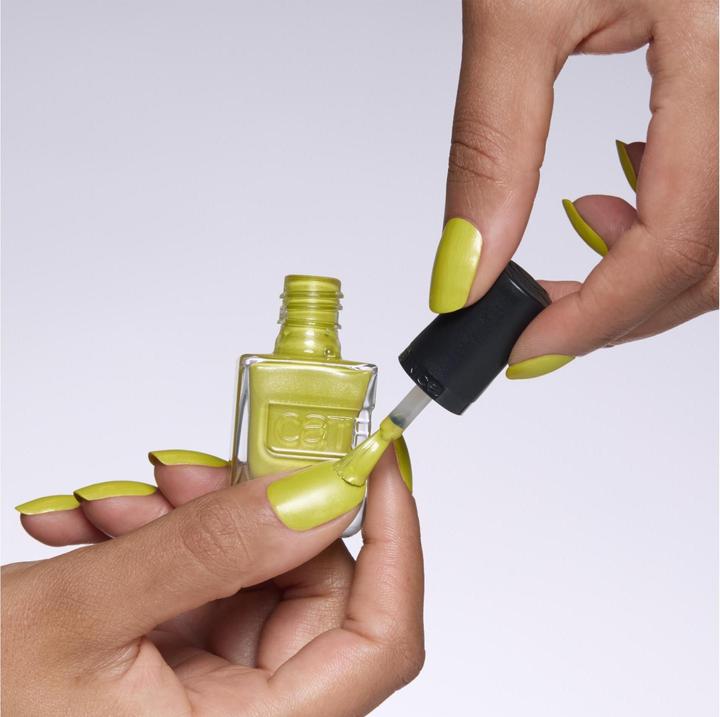 Produktbild Catrice Gel Affair Nail Lacquer No. 033 Green Long-Lasting (033 You're The Lime To My Tequila, Gel-Effekt Nagellack)
