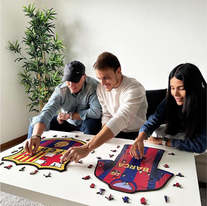 Produktbild Iconic FC Barcelona - Trikot - Holz Puzzle Grösse M (270 Teile) (270 Teile)