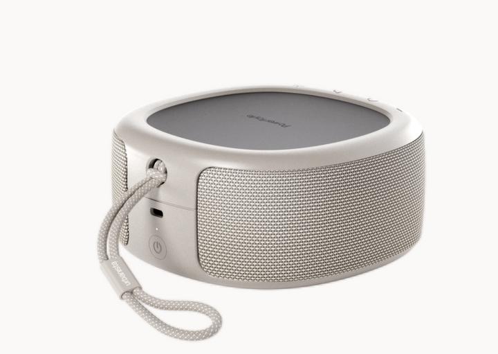 Produktbild Urbanista Malibu Desert Gray Tragbarer Bluetooth Lautsprecher mit Solarzelle (24 h, Solarenergie)