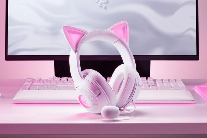 Actual product image Razer Kraken Kitty V2 - White (Cable)