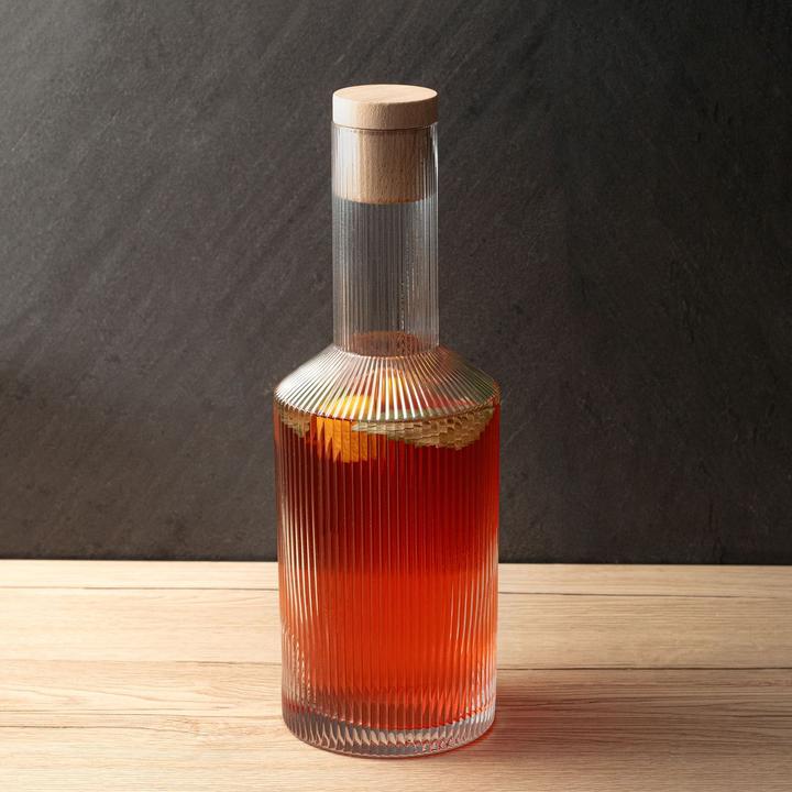 Actual product image Intirilife Glass carafe with golden rim and cork (1.70 l)