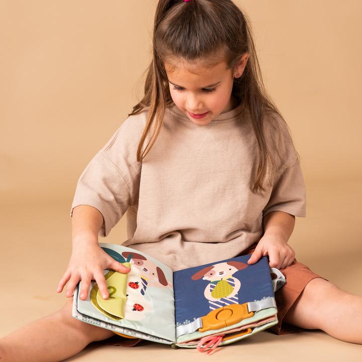 Produktbild Taf Toys Aktivitätenbuch Fantasy (Deutsch, Französisch, Italienisch, Englisch, Schweizerdeutsch)