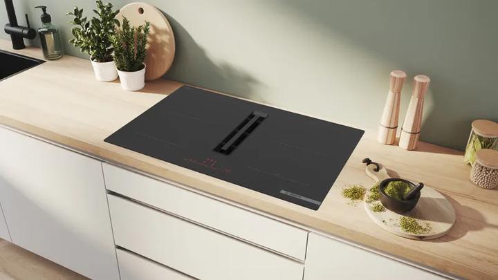Actual product image Bosch Hausgeräte HEZ9VDSB4 + PVQ811H26E, hob with extractor hood (induction), flat duct, PVQ811HGA6