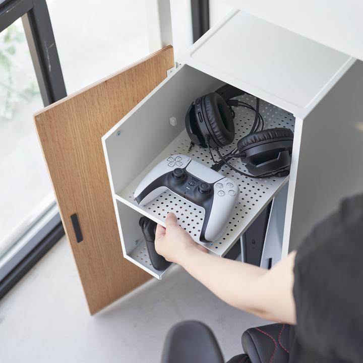 Actual product image Yamazaki Spielekonsolen-Organizer TOWER