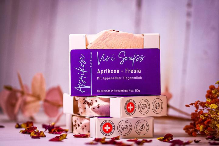 Actual product image Vivi Soaps Apricot Fresia - Goat's milk soap (Hard soap)