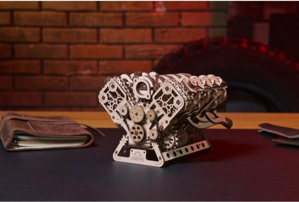 Immagine prodotto Ugears MOTEUR V8 776PCS (FR-DE-EN-POL-ES-UKR)