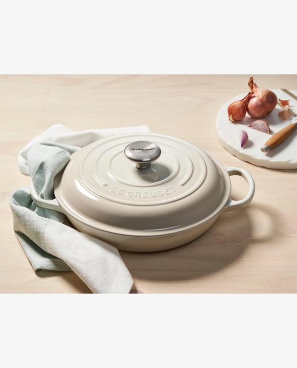 Produktbild Le Creuset Gourmet-Profitopf Signature Ø 30cm, rund (30 cm, Bräter + Schmortopf, Gusseisen)