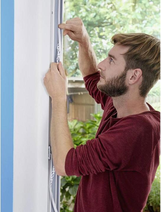 Produktbild tesa 2x Insektenschutz COMFORT für Fenster, mit Klettband, selbstklebend, ohne Bohren (100 x 100 cm)