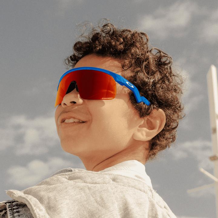 Actual product image Oakley Resistor (Blue, prizm ruby)